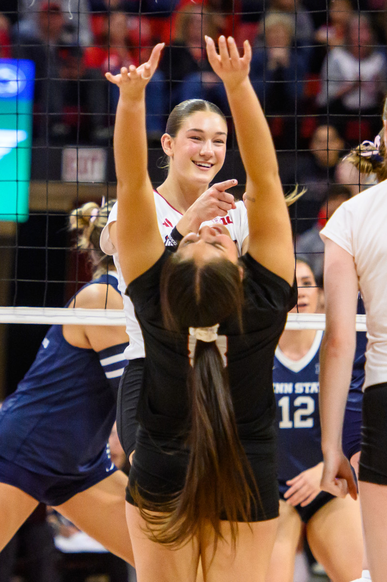 14_Lexi Rodriguez, Andi Jackson_VB vs Penn State 1014